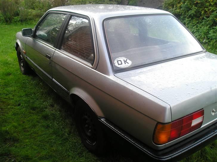BMW E30 320/325.. solgt.. billede 5