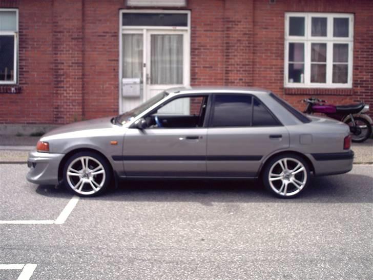 Mazda 323 bg totalskadet billede 7