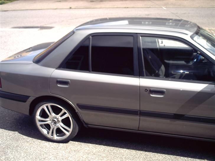 Mazda 323 bg totalskadet billede 8