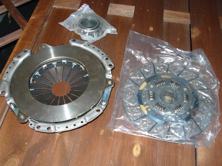 Toyota Corolla AE86 SOLGT - Den nye, større kobling endelig klar til montering billede 5