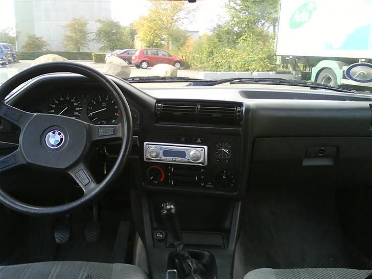 BMW 320 i E30 SOLGT ! billede 16