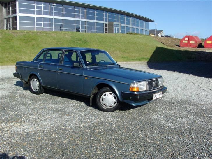 Volvo 244 2,3 (SOLGT) billede 2