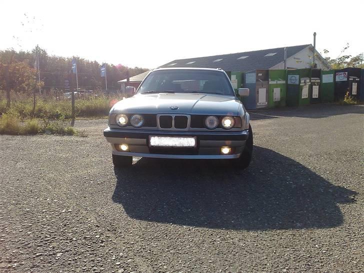 BMW 525i touring totalskadet billede 4