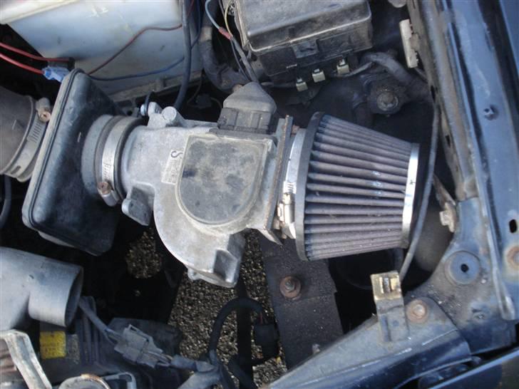 Mazda 323f solgt billede 8