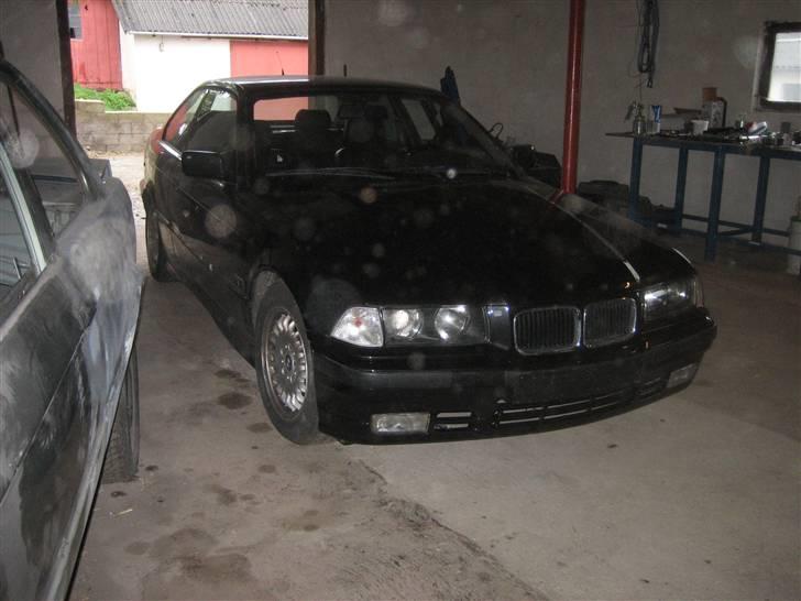 BMW E36 318IS coupe solgt - lige før lakering... billede 1