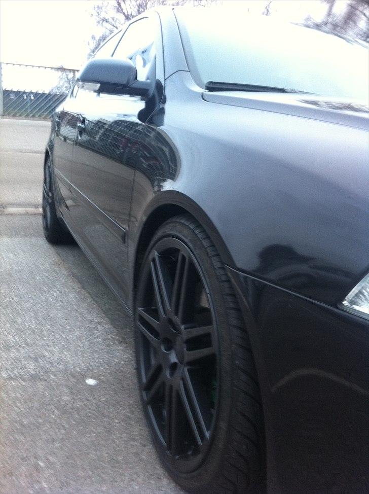 Skoda Octavia RS - så blev de nye 19" ruller monteret og gevindundervogn billede 1