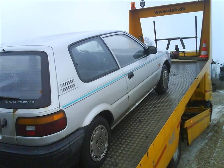 Toyota Corolla XLI *Stjålet* - på vej til motorskift billede 4