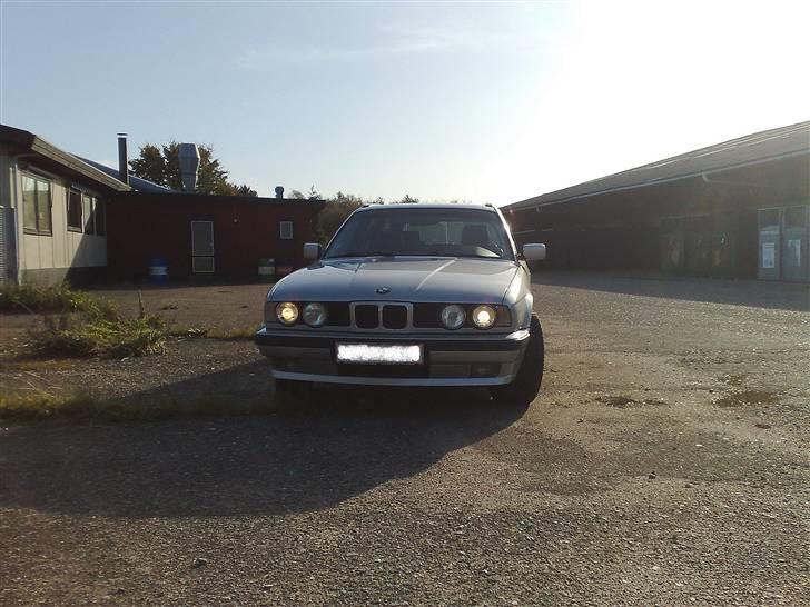 BMW 525i touring totalskadet billede 12