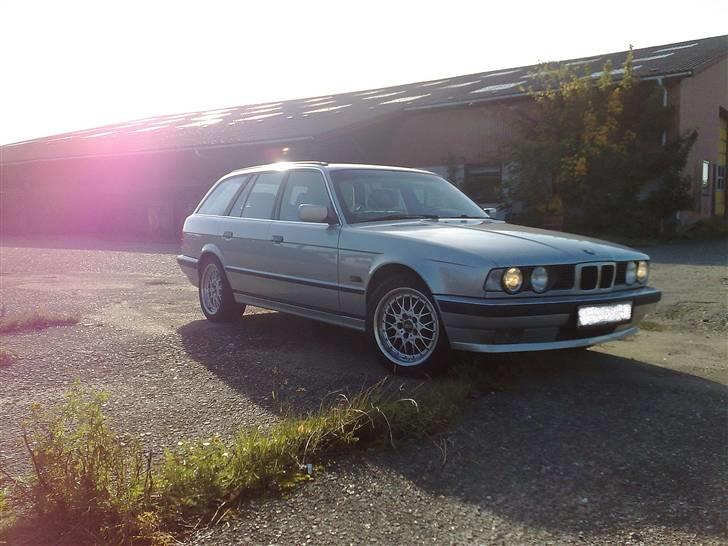 BMW 525i touring totalskadet billede 13