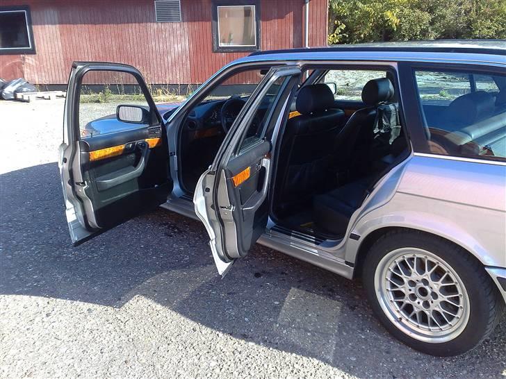 BMW 525i touring totalskadet billede 14