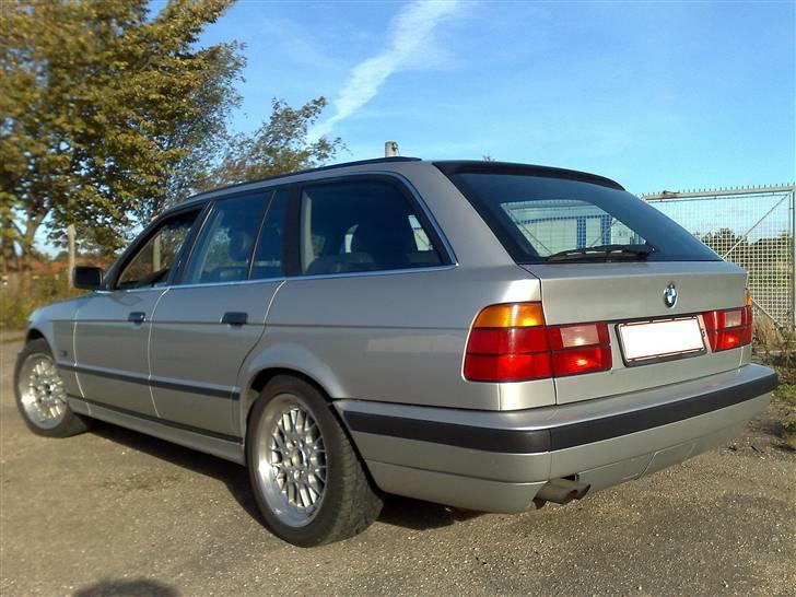BMW 525i touring totalskadet billede 17