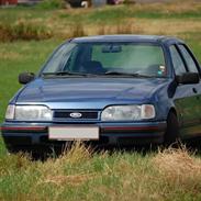 Ford Sierra - Under kniven