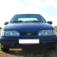 Ford Sierra - Under kniven