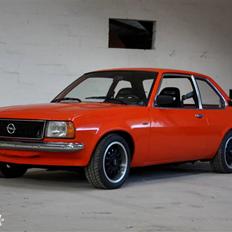 Opel Ascona b