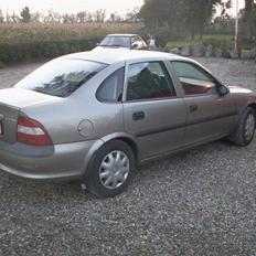 Opel vectra B, Byttet