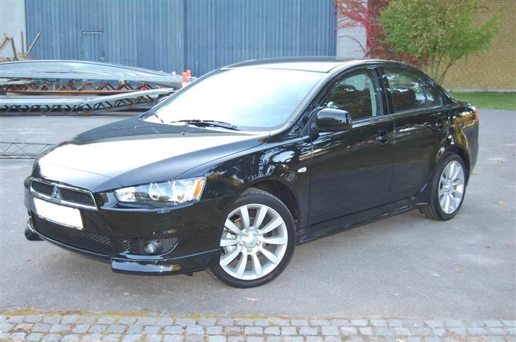 Mitsubishi Lancer Sport Sedan billede 3