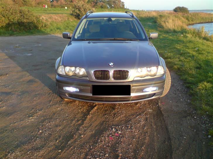 BMW 318i Touring E46 SOLGT billede 3