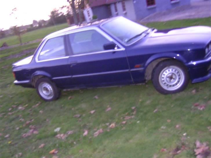 BMW e 30  318 I  ( tilslag) billede 1