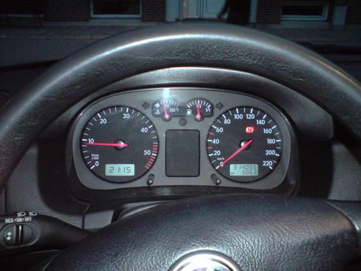 VW Bora solgt billede 9