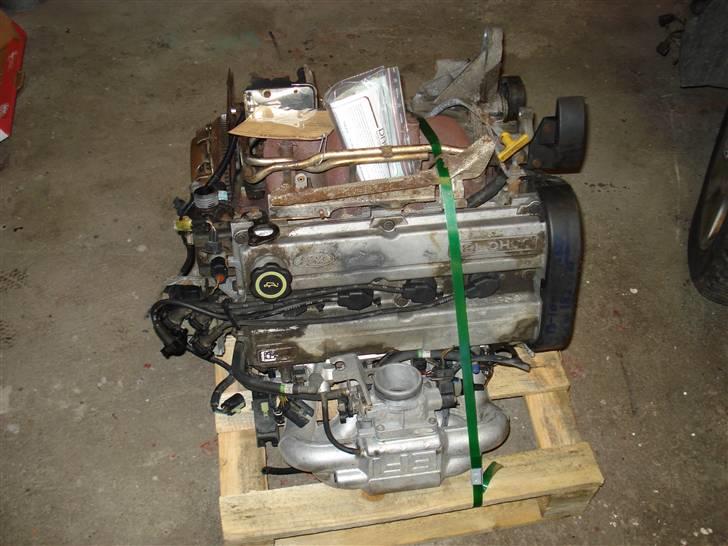 Ford Escort 1,8i Sport  - Motor fra autoophugger med km garanti: 196000 km. (Bil 205000 km) billede 4