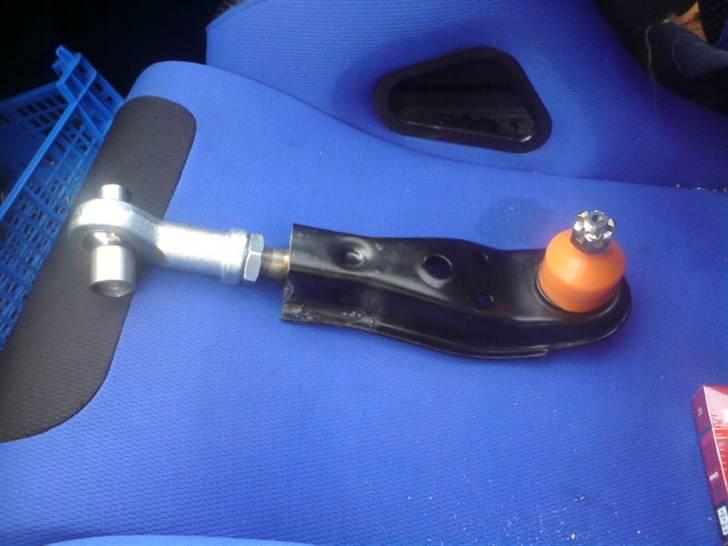 Toyota ae 86 - hjemme lavede bærearme med ledøjer billede 4