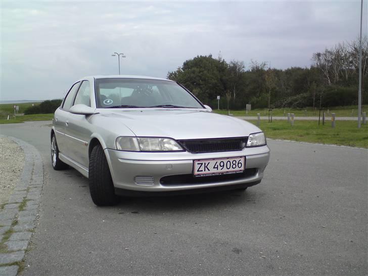 Opel Vectra B GL+ [solgt] billede 1