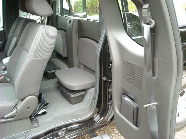 Nissan Navara SE - Bagsæde til små menesker (må ikke bruges) billede 10