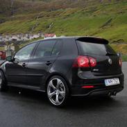 VW Golf R32