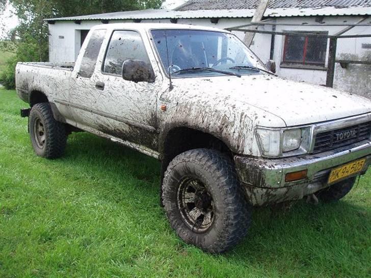 Toyota Hilux 4x4 2,4td solgt billede 10