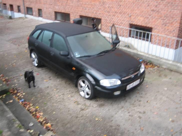 Mazda 323F DITD billede 2