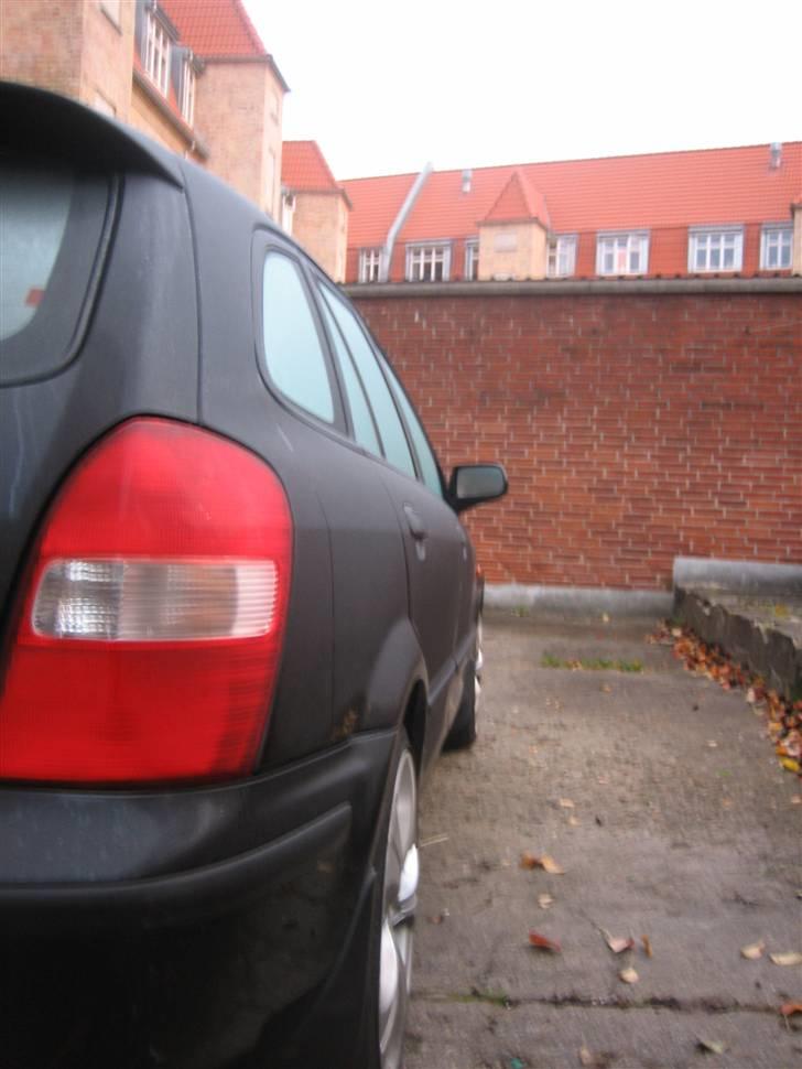 Mazda 323F DITD billede 4