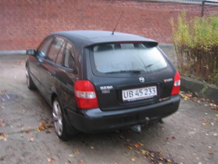 Mazda 323F DITD billede 5