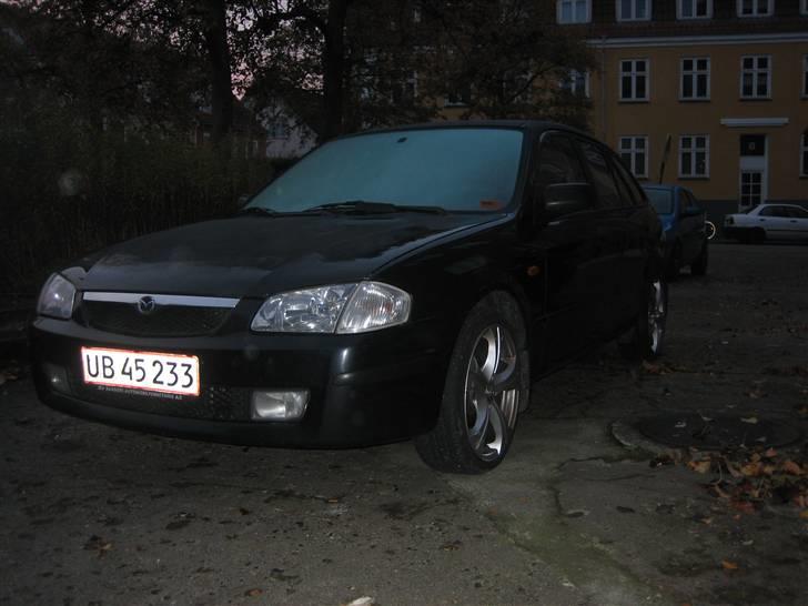 Mazda 323F DITD billede 7