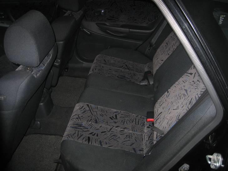 Mazda 323F DITD billede 9