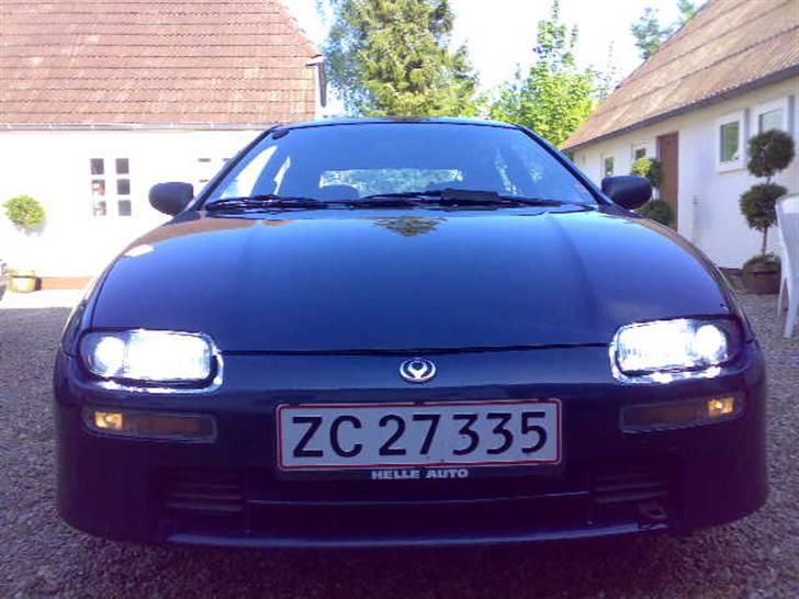 Mazda 323F Solgt!! billede 4