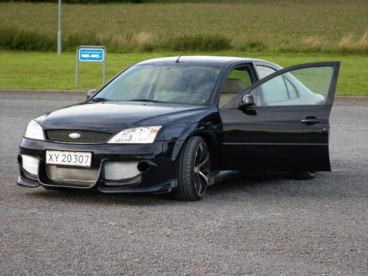 Ford Mondeo 2.5 v6 - Så kom det nye frontskørt på.. billede 1