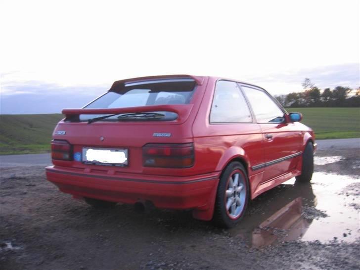 Mazda 323 GT Turbo 4WD billede 2