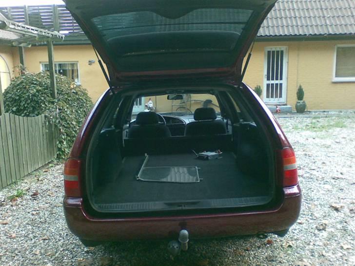 Ford Mondeo TD Totalskadet billede 3