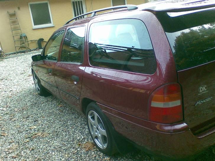 Ford Mondeo TD Totalskadet billede 4