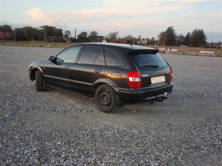 Mazda 323F GLX 1.8i 16v billede 2