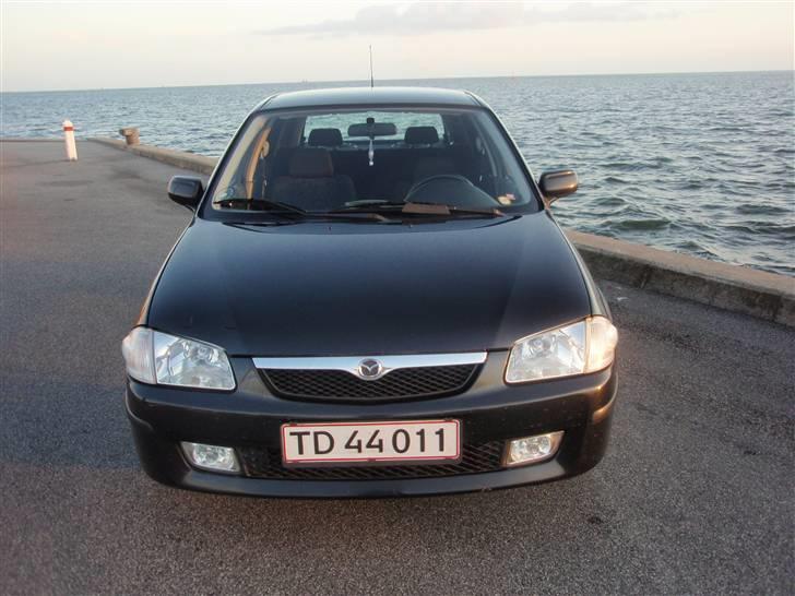 Mazda 323F GLX 1.8i 16v billede 8