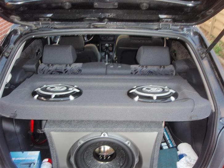 Mazda 323F GLX 1.8i 16v billede 9