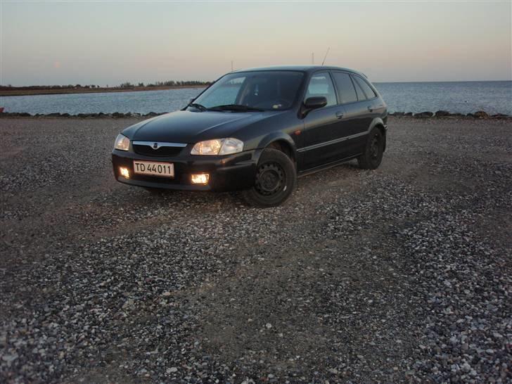 Mazda 323F GLX 1.8i 16v billede 10