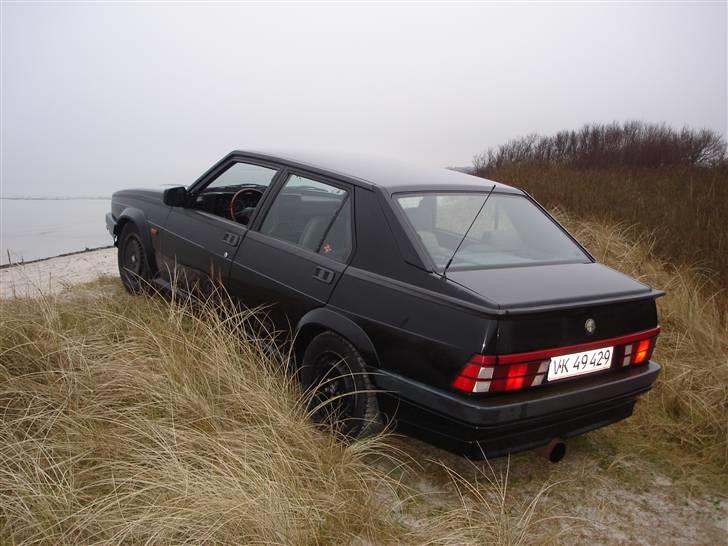 Alfa Romeo 75.2.0 ts .  - lidt vand og så min daglige alfa  billede 8