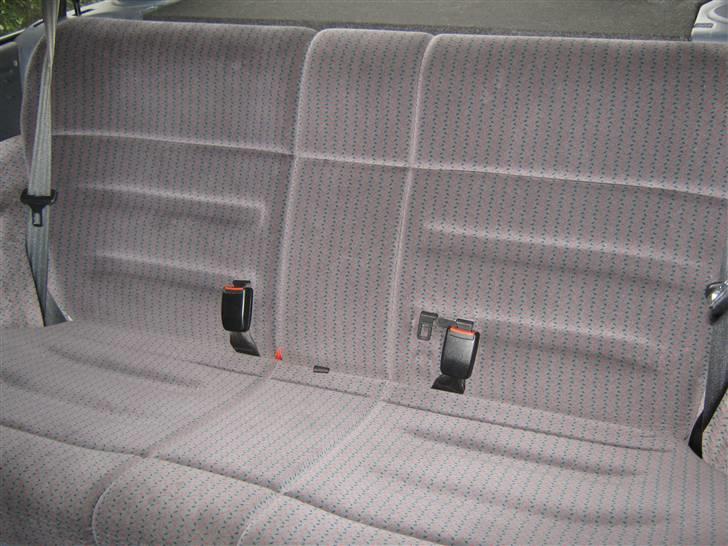 Ford Escort MK V 1,6i CL - Også gode komfort til bagsæde passagererne billede 17