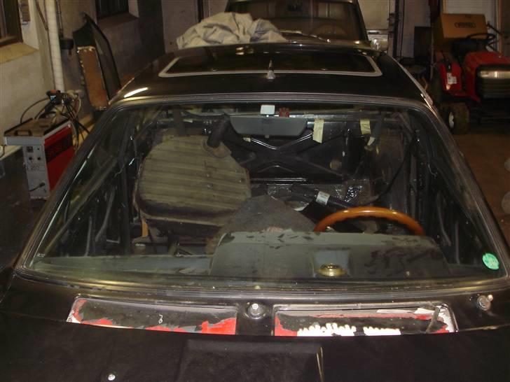 Alfa Romeo GTV . 2.0  - alt i kabinen er ude så det er til at lave den rigtig flodt  billede 2