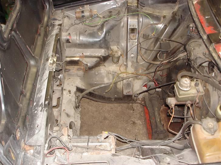 Alfa Romeo GTV . 2.0  - ja der mangler någet men det var nemmer at ta den ud så den os ku blive set efter  billede 3