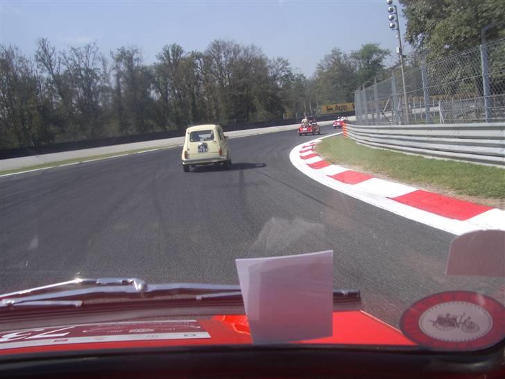 Autobianchi Trasformabile Model 110B - Autobianchien køre race på Monza banen billede 14