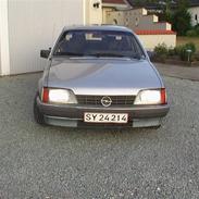 Opel Rekord E2 Solgt