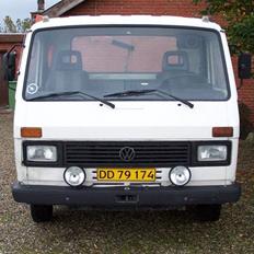 VW                      LT40